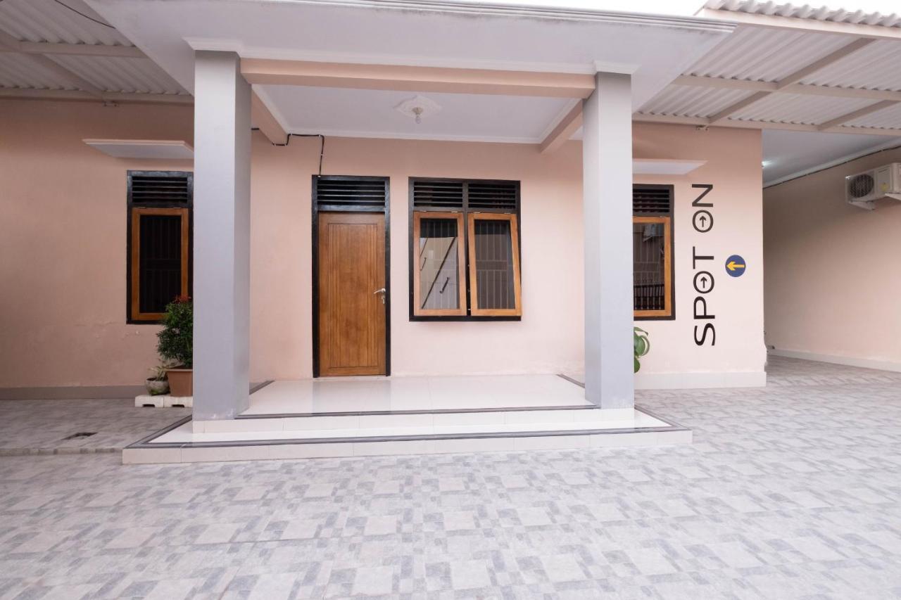 Spot On 1784 Tnc Residence Syariah Mataram Exterior foto